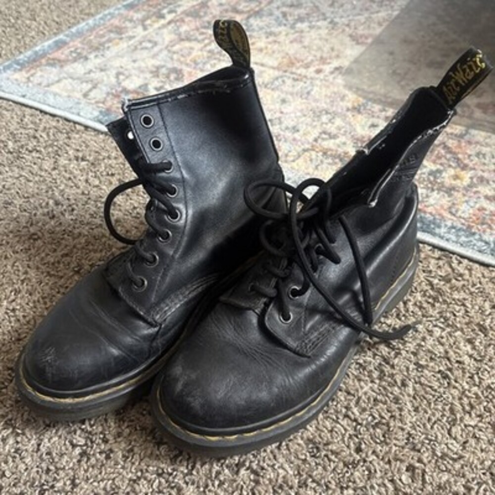 Women’s Dr Martens Combat Boots Black Leather Size 7